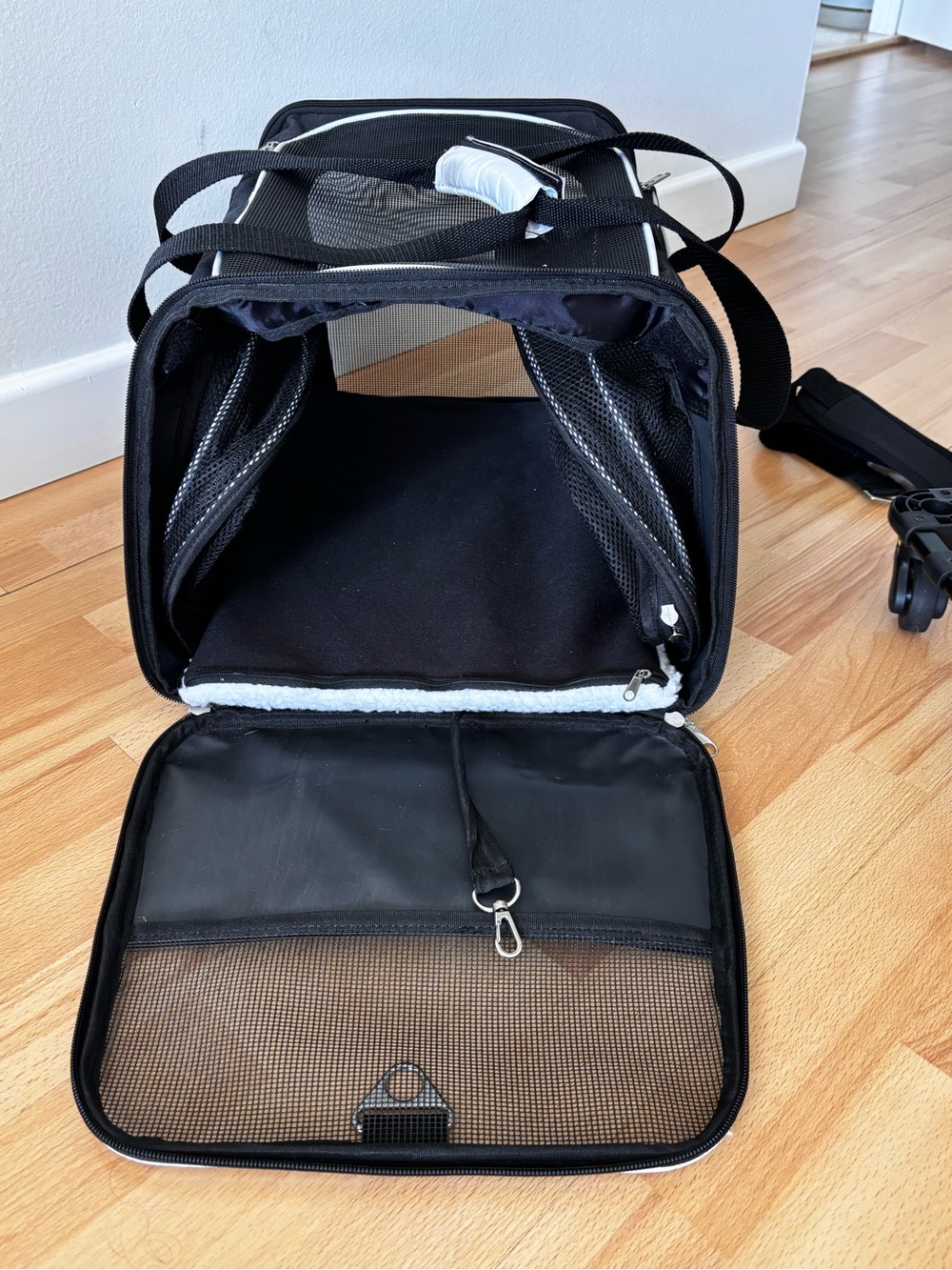 Ruff Life Black and White Mesh Pet Carrier Tote